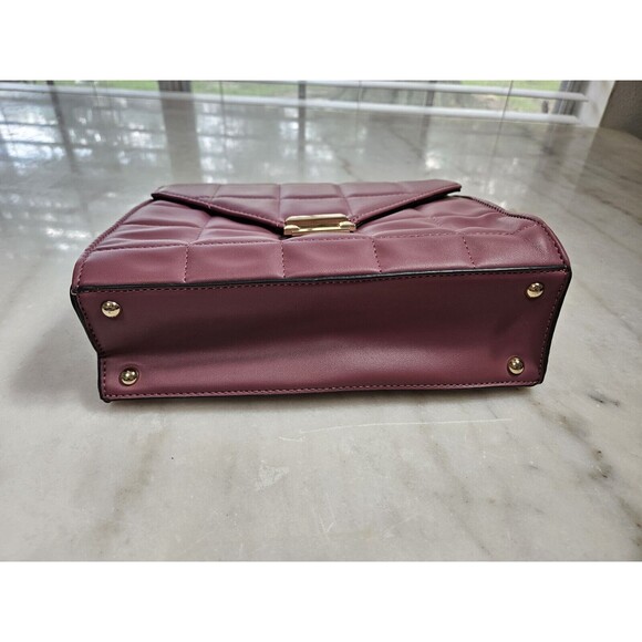 Pink Crossbody Woman Bag, Chain Golden Strap - Picture 5 of 10